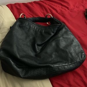 Gucci shoulder bag (PLEASE READ ALL DETAILS BELOW)